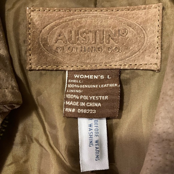 Women’s Western Leather Jacket - Picture 10 of 12